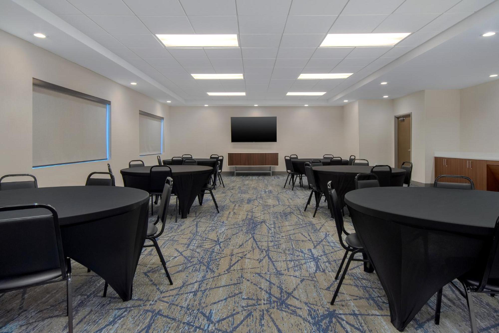 Holiday Inn Express & Suites Oscoda By Ihg Luaran gambar