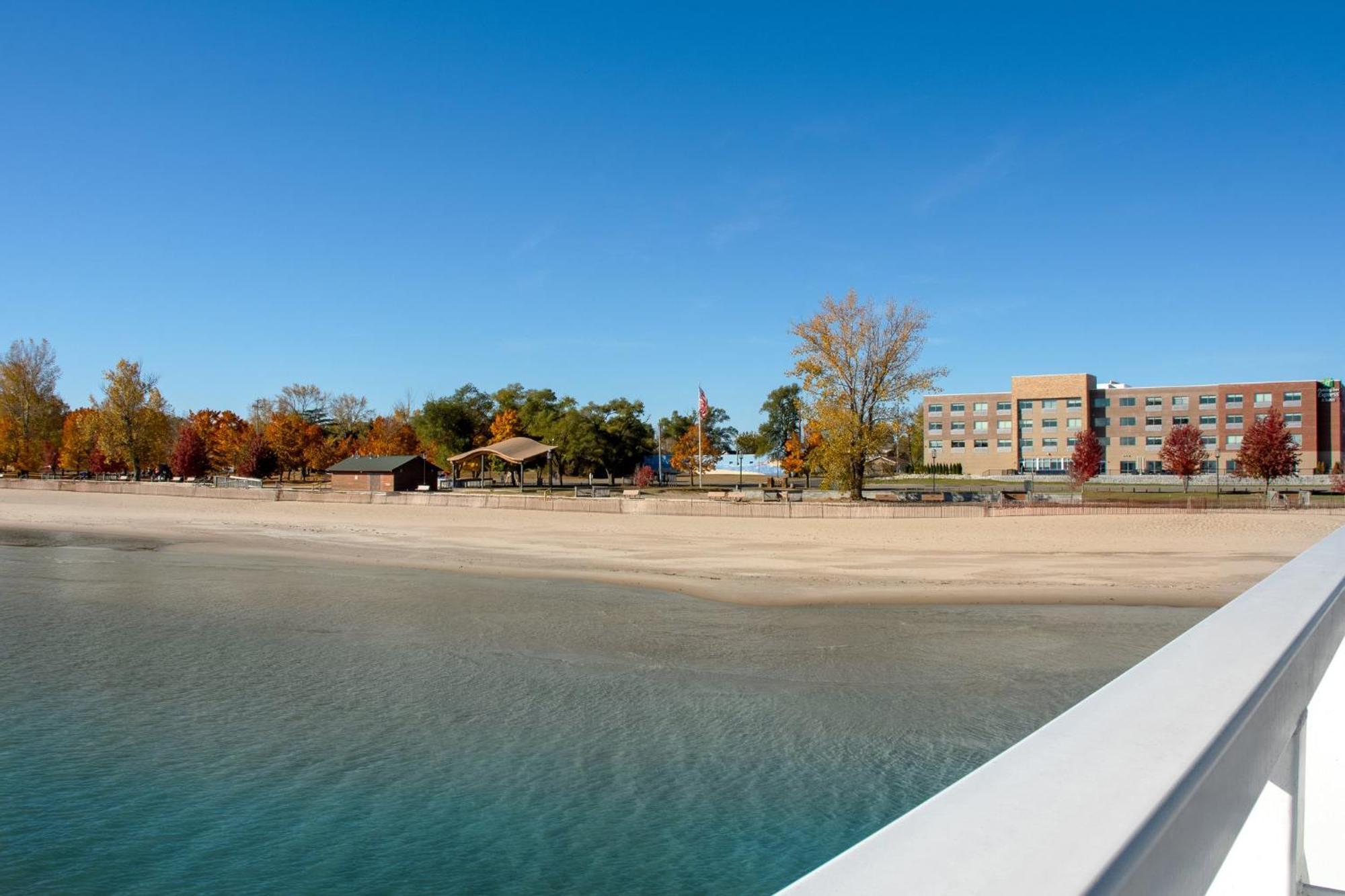 Holiday Inn Express & Suites Oscoda By Ihg Luaran gambar